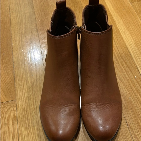 SO Shoes - So low cut brown boots size 9- worn once
